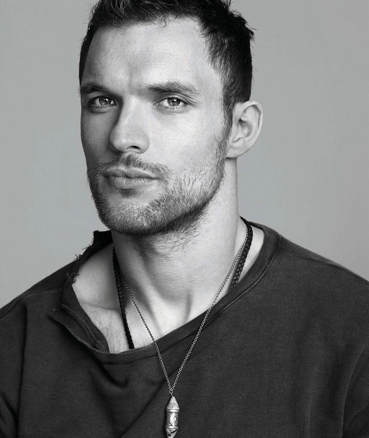 Foto de Ed Skrein